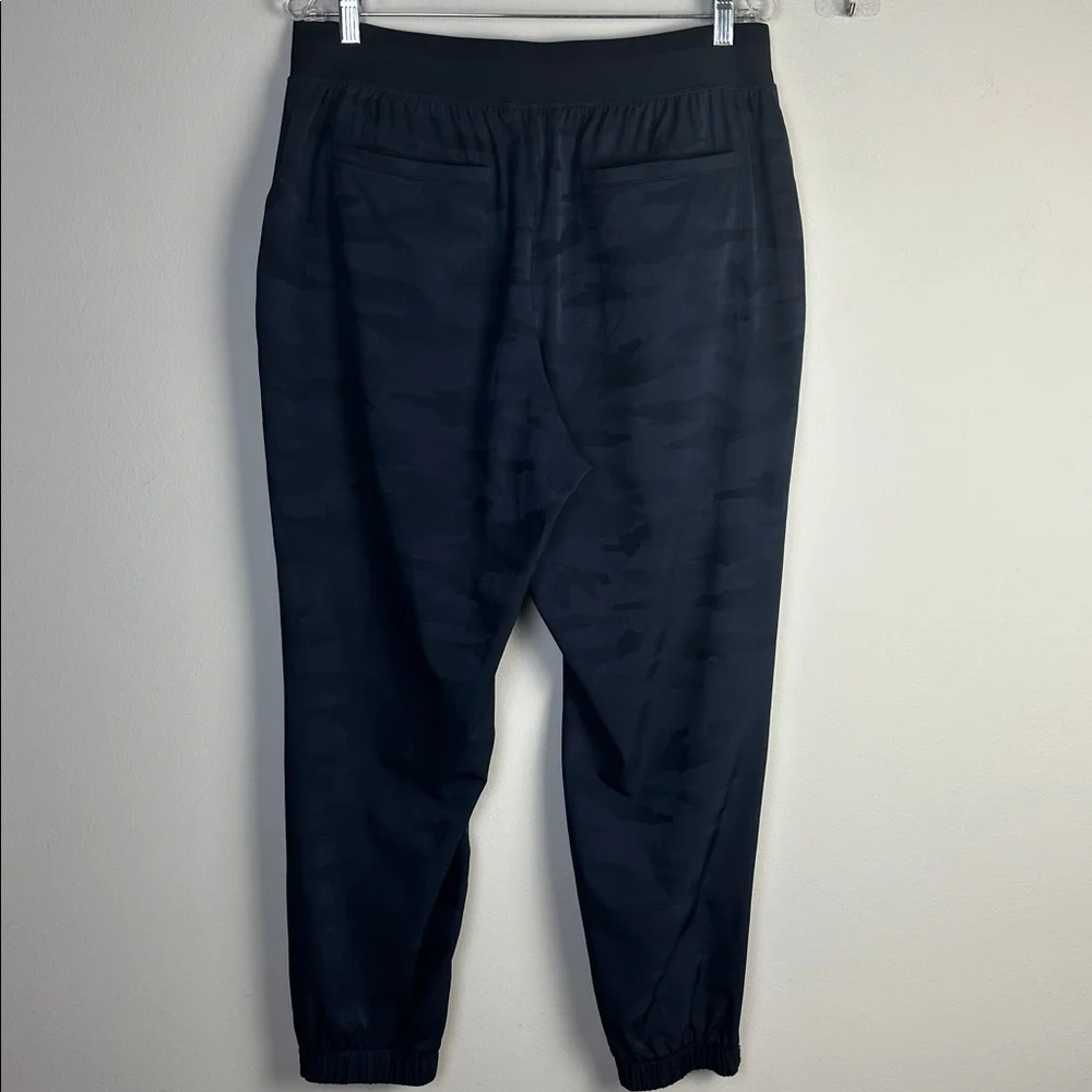 FA23 Athleta Brooklyn Heights Joggers Dress Blue Camo Travel Athleisure Pant 12 - Picture 12 of 16